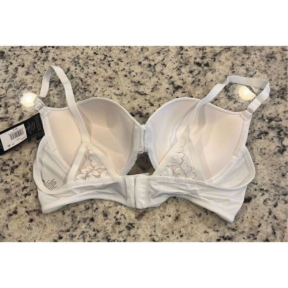 Maidenform Women's Love the Lift Underwire Demi Bra,With Push-up Cups - Picture 3 of 5